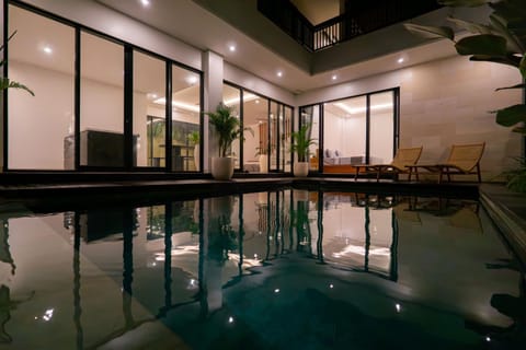 Pool view, Swimming pool, sunbed