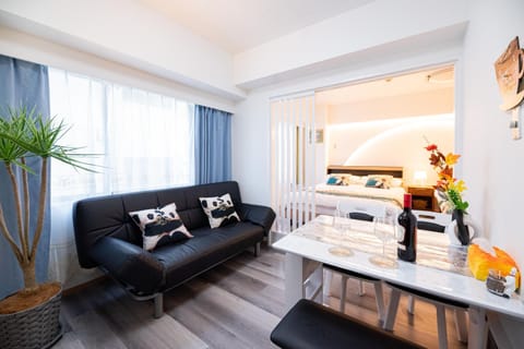 Bed, Kitchen or kitchenette, Living room, Photo of the whole room, Seating area, Dining area, Bedroom