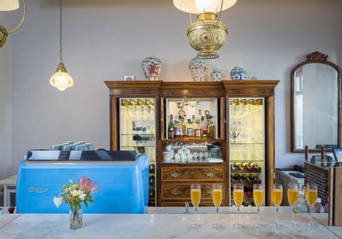 Communal lounge/ TV room, Lounge or bar, Drinks, Alcoholic drinks, Non alcoholic drinks