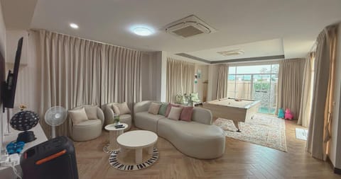 Seating area