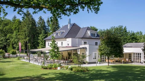 Property building, Day, Garden