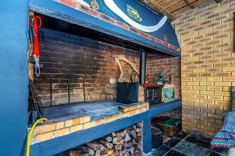 Cosy Pearly Spacious Getaway with Jacuzzi, Braai House in Western Cape