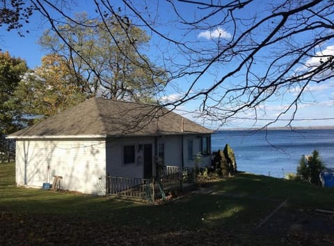 Lake Dreamin - 100ft Private Level Beach w Hot Tub & Amazing Views - Pets OK - Walk to Winery & Brewery House in Seneca Lake