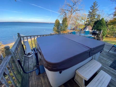 Lake Dreamin - 100ft Private Level Beach w Hot Tub & Amazing Views - Pets OK - Walk to Winery & Brewery House in Seneca Lake