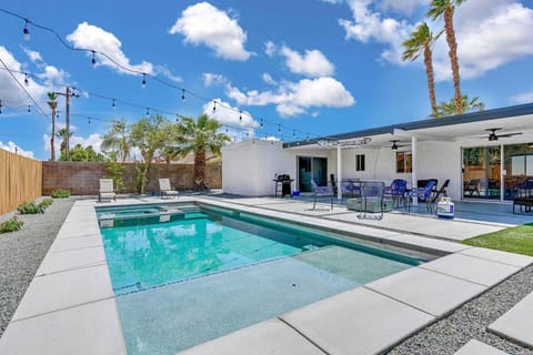 Casa de Oro-pool, near Joshua tree, Hiking House in Bermuda Dunes
