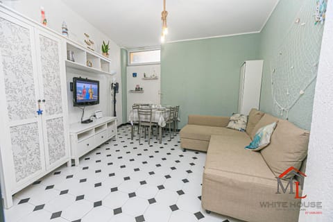 TV and multimedia, Living room, Dining area