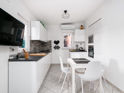 TV and multimedia, Dining area, kitchen