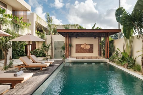 Property building, Garden, Seating area, Pool view, Swimming pool, Swimming pool, sunbed