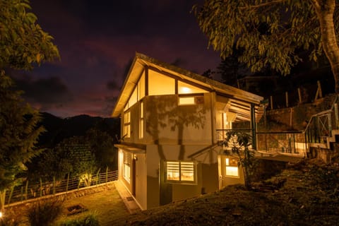 Property building, Facade/entrance, Night