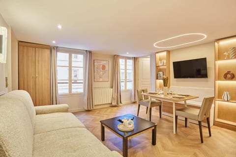 TV and multimedia, Living room, Dining area