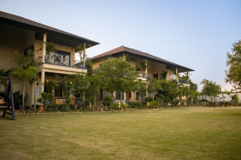 Property building, Natural landscape, Garden, Garden view