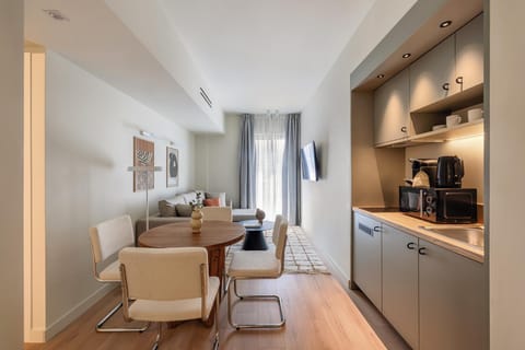 Kitchen or kitchenette, Living room