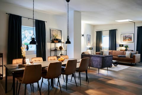 Living room, Seating area, Dining area, kitchen
