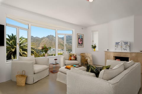 21 Mount Rhodes House in Cape Town