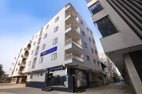 Property building, Facade/entrance