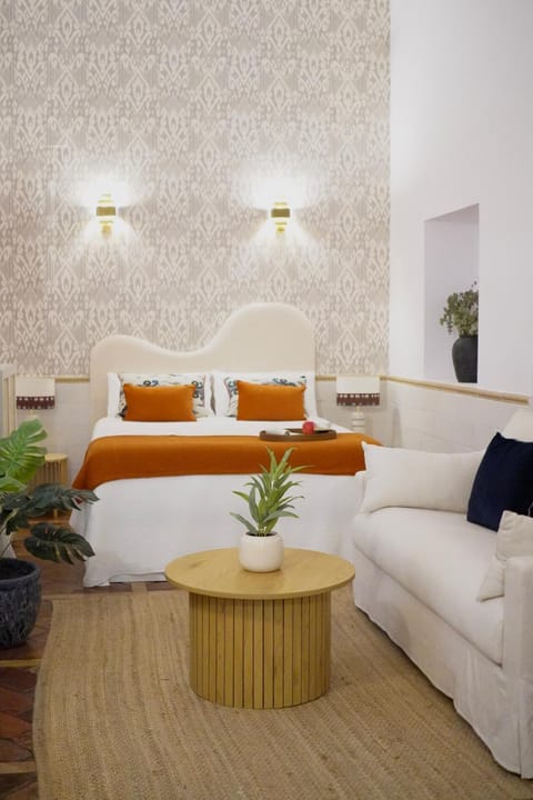Bed, Living room, Lounge or bar, Bedroom