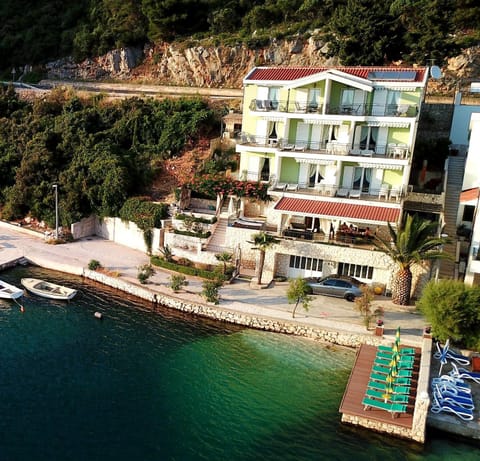 Neighbourhood, Bird's eye view, Beach
