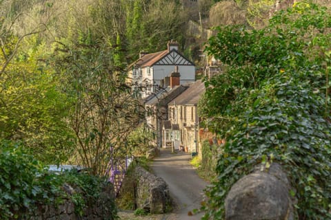 Property building, Neighbourhood, Street view