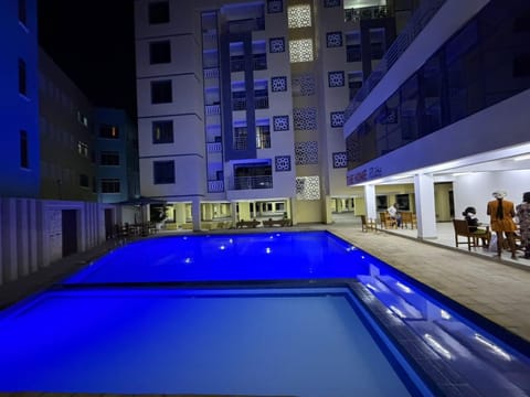 Swimming pool, Swimming pool