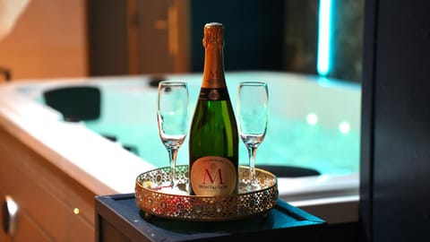 Pomme d'amour SPA suite haut de game Love hotel in Béthune