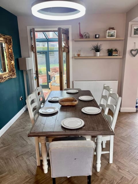 Scottish White House House in Edinburgh