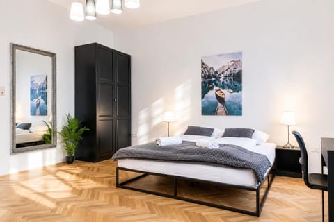Property building, Bed, Bedroom, wardrobe