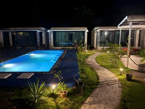 Night, Swimming pool