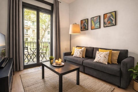 Property building, Restaurant/places to eat, Balcony/Terrace, Living room, Swimming pool, Breakfast