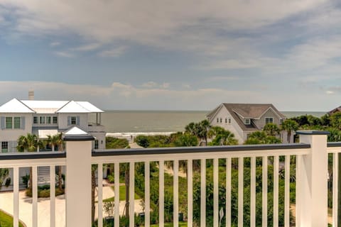 Sunrise Manor, Putting Green, Pool/hot tub, Elevator, Ocean Views House in Isle of Palms