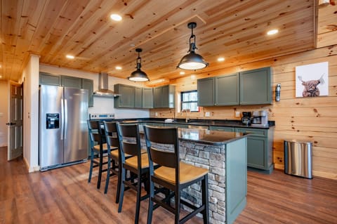 Alpine Ski&Tee House in Deep Creek Lake