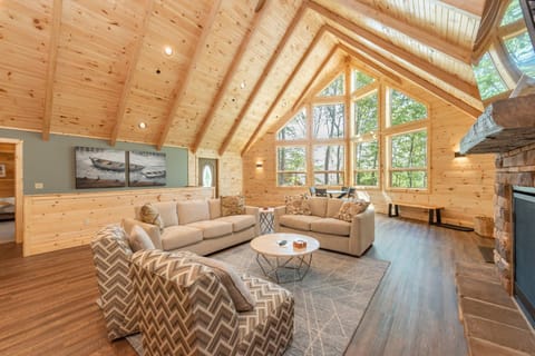 Alpine Summit Bed and Breakfast in McHenry