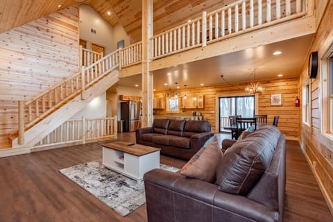 Appalachian Rose House in Deep Creek Lake