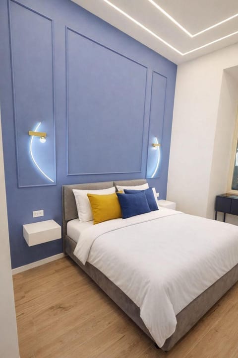 Bed, Photo of the whole room, Bedroom, towels, wardrobe