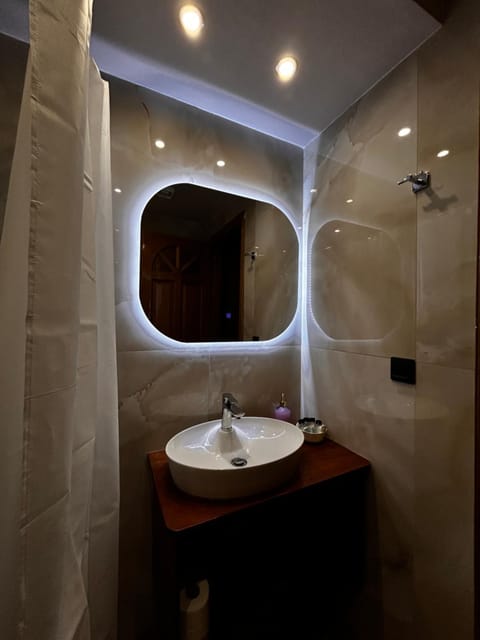 MetsoVillas Traditional Suite 3 - Στην Καρδιά του Μετσόβου Bed and Breakfast in North Macedonia