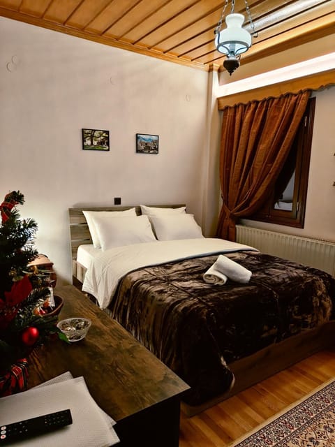 MetsoVillas Traditional Suite 3 - Στην Καρδιά του Μετσόβου Bed and Breakfast in North Macedonia