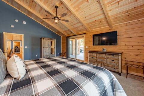 Wispering Rapids House in McHenry