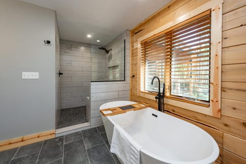 Wispering Rapids House in McHenry