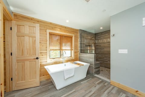 Wispering Rapids House in McHenry