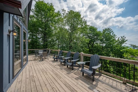 Wispering Heights House in McHenry