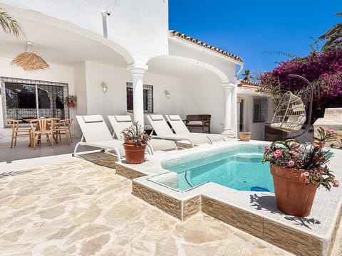 Pool view, Swimming pool, sunbed
