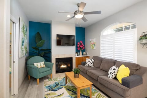 Seaside Flamingo Retreat House in Oceano