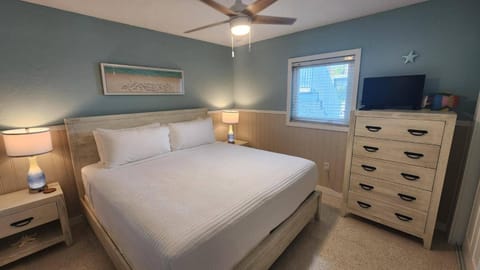 Village West Unit 101 House in Siesta Beach