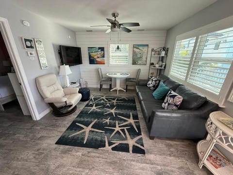Gulf Holiday Unit 11 House in Siesta Key