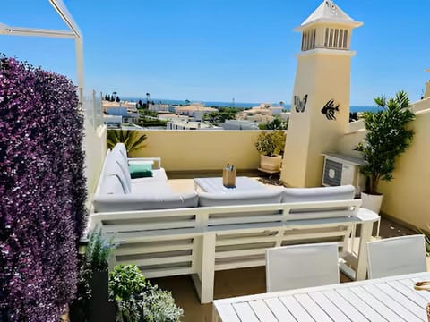 Patio, Day, Natural landscape, View (from property/room), Balcony/Terrace, Dining area