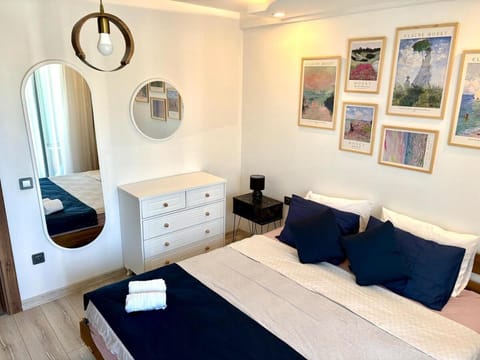 Theos Holiday Apartment Room 8 Family Suit Accommodation For Families Only Apartment in Kusadasi