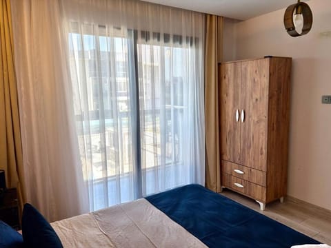 Theos Holiday Apartment Room 8 Family Suit Accommodation For Families Only Apartment in Kusadasi