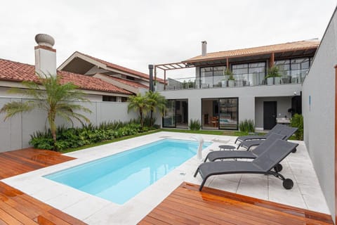Facade/entrance, Swimming pool
