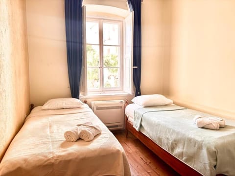 Miramare Seaside Aparts Apartment in Dobrota