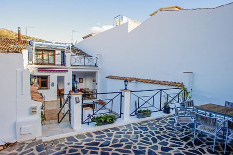 Patio, Day, View (from property/room), Balcony/Terrace