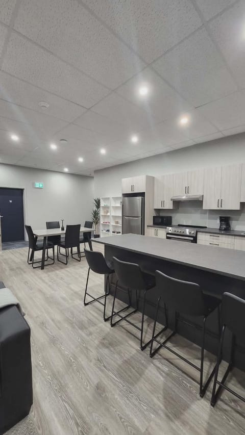 Kitchen or kitchenette, Dining area, Communal kitchen